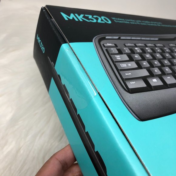 Logitech Wireless Desktop Keyboard and Mouse Combo 2.4 GHz MK320 - Picture 5 of 5